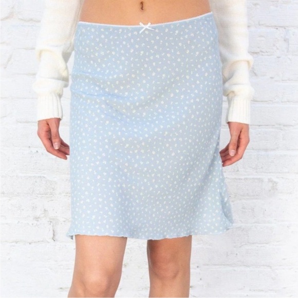 Brandy Melville Dresses & Skirts - Brandy Melville Sephira Floral Skirt
